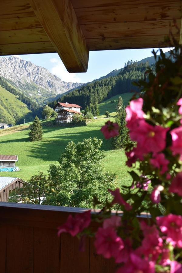 Aparthotels Berwang / Haus Wiesengrund Eksteriør billede